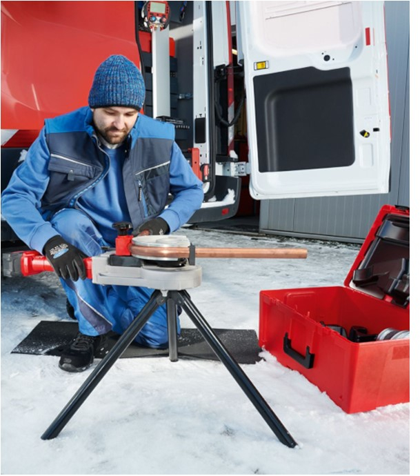 Cintreuse Electrique ROBEND 4000 E avec batterie 18V - 4 Ah + chargeur - Ø 12-14-16-18-22-28 mm avec trépied